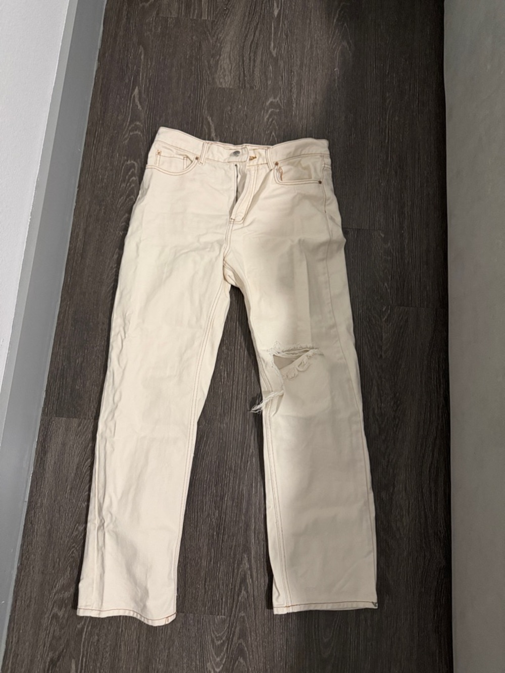 BDG Women's Cream Straight-Leg Jeans with Knee Distress